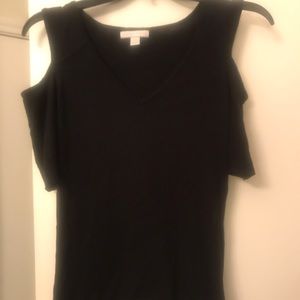 Thin cold shoulder sweater